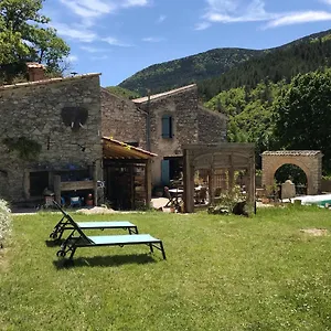 Mas De La Pauze Bed & Breakfast